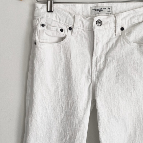 Abercrombie 90s Straight Mid Rise Jeans, White - Size 26 (2) - Picture 7 of 13